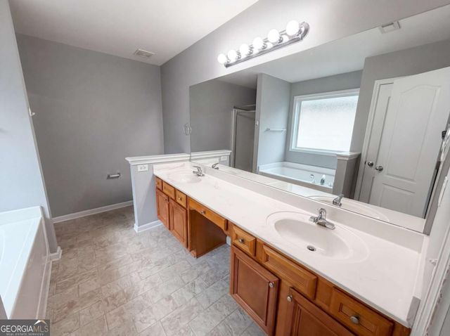 2559 Oakleaf Ridge, Lithonia, GA 30058