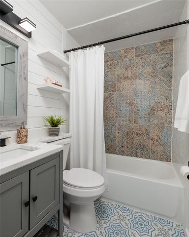 7500 15TH STREET N, St Petersburg, FL 33702