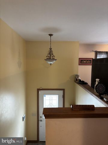 202 REDWOOD LN, Lebanon, PA 17046