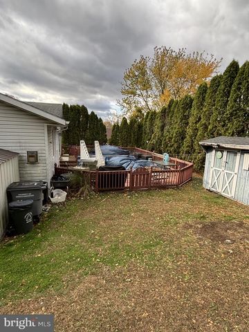 202 REDWOOD LN, Lebanon, PA 17046