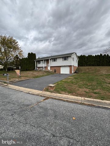 202 REDWOOD LN, Lebanon, PA 17046