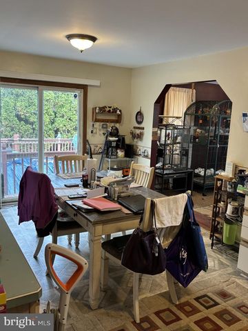 202 REDWOOD LN, Lebanon, PA 17046