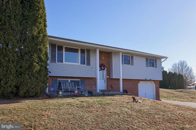 202 REDWOOD LN, Lebanon, PA 17046