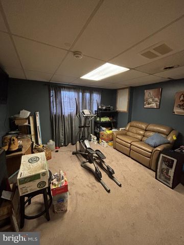 202 REDWOOD LN, Lebanon, PA 17046