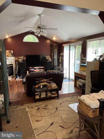 202 REDWOOD LN, Lebanon, PA 17046