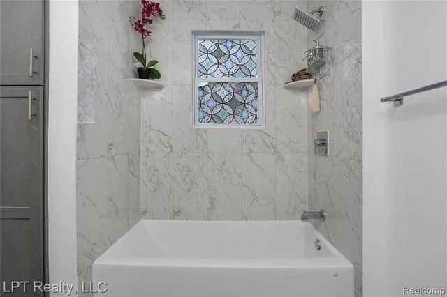 21560 Poinciana Street, Southfield, MI 48033