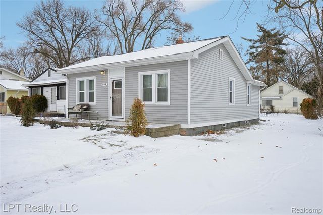 21560 Poinciana Street, Southfield, MI 48033