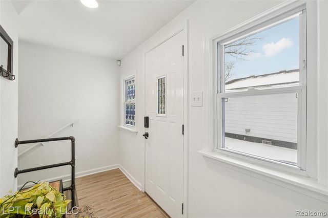 21560 Poinciana Street, Southfield, MI 48033