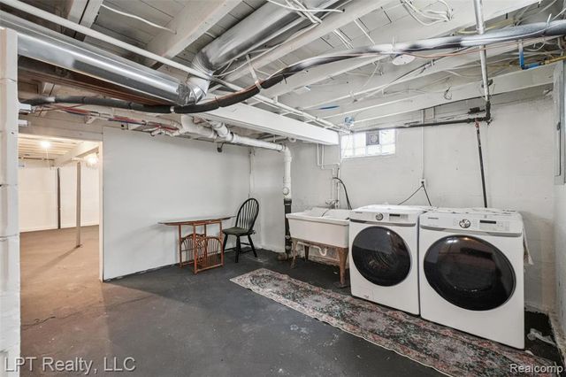 21560 Poinciana Street, Southfield, MI 48033