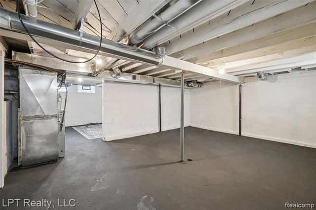 21560 Poinciana Street, Southfield, MI 48033