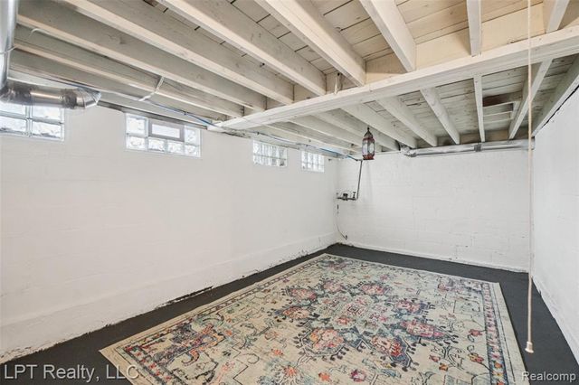 21560 Poinciana Street, Southfield, MI 48033