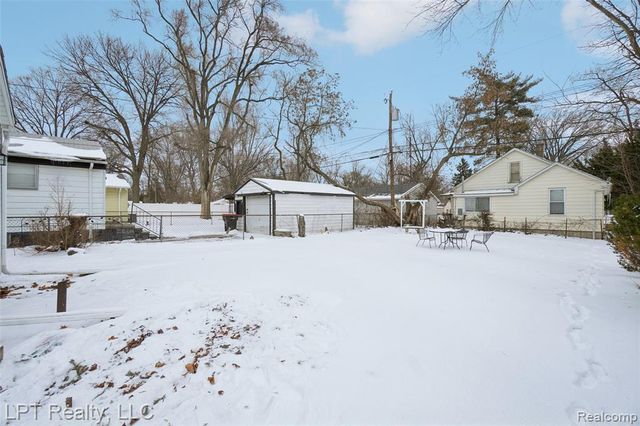 21560 Poinciana Street, Southfield, MI 48033