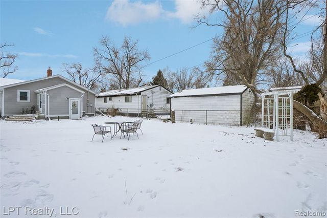 21560 Poinciana Street, Southfield, MI 48033