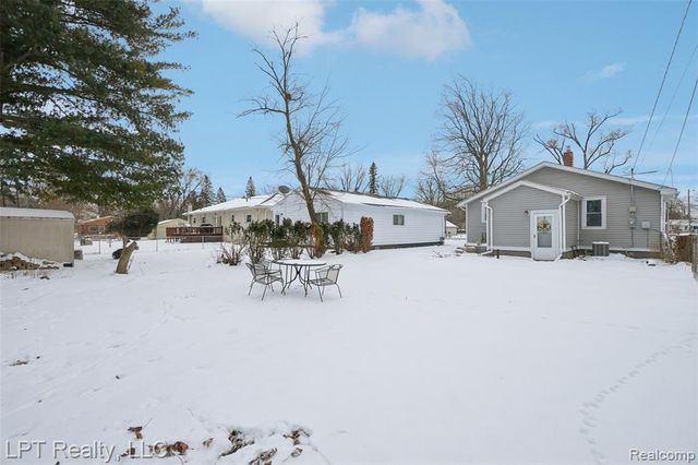 21560 Poinciana Street, Southfield, MI 48033