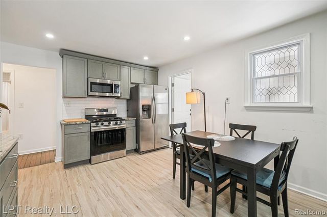 21560 Poinciana Street, Southfield, MI 48033