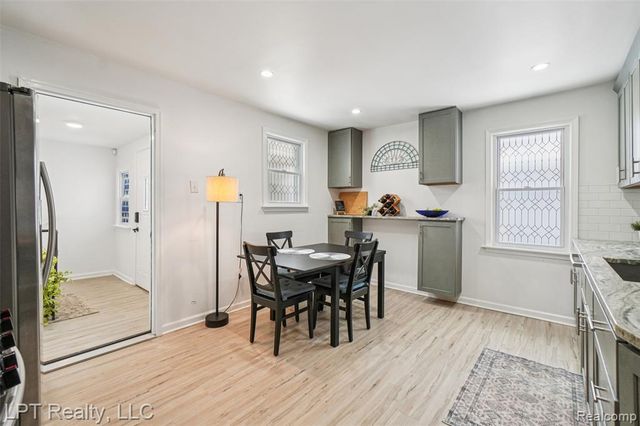 21560 Poinciana Street, Southfield, MI 48033