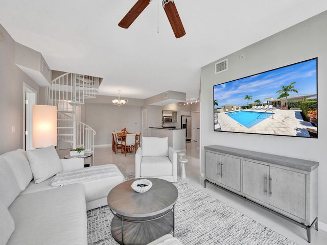 225 NE 1st Street 412, Delray Beach, FL 33444