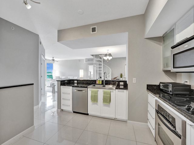 225 NE 1st Street 412, Delray Beach, FL 33444