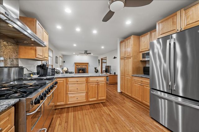 602 Birch Lane, Fox River Grove, IL 60021