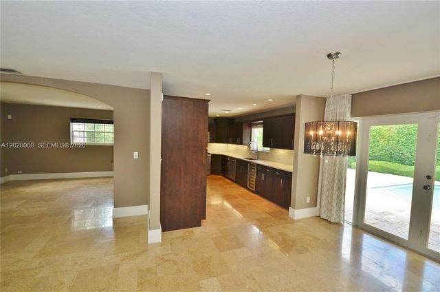 14001 Cypress Ct, Miami Lakes, FL 33014