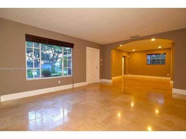 14001 Cypress Ct, Miami Lakes, FL 33014