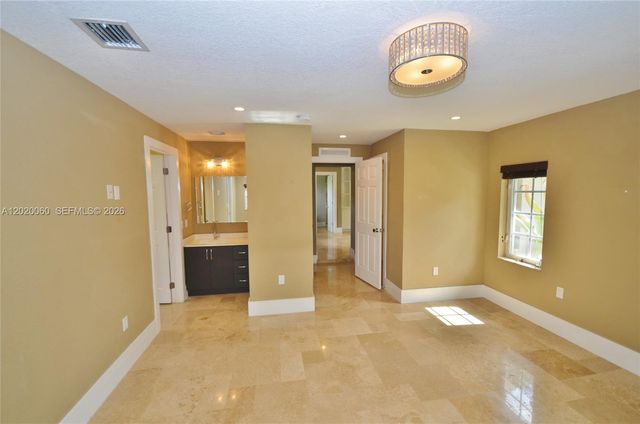 14001 Cypress Ct, Miami Lakes, FL 33014