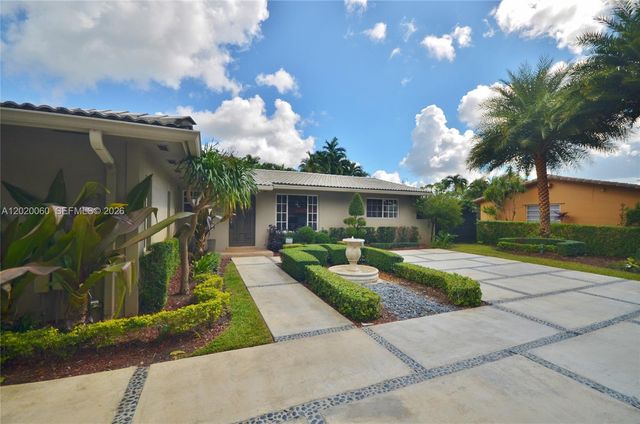 14001 Cypress Ct, Miami Lakes, FL 33014