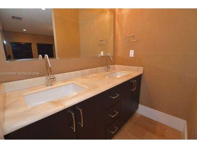 14001 Cypress Ct, Miami Lakes, FL 33014