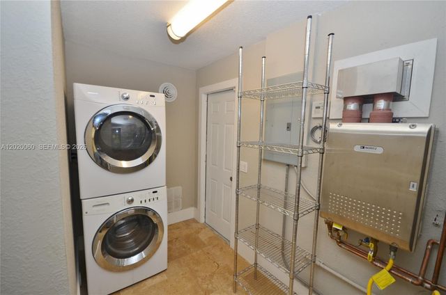 14001 Cypress Ct, Miami Lakes, FL 33014
