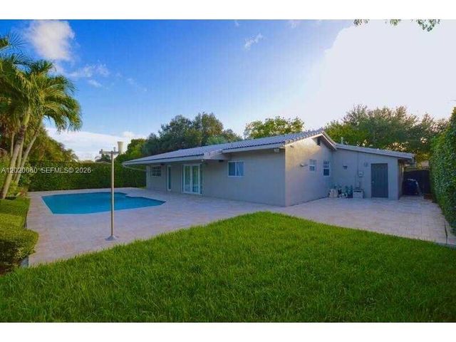 14001 Cypress Ct, Miami Lakes, FL 33014