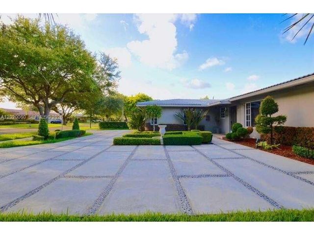 14001 Cypress Ct, Miami Lakes, FL 33014