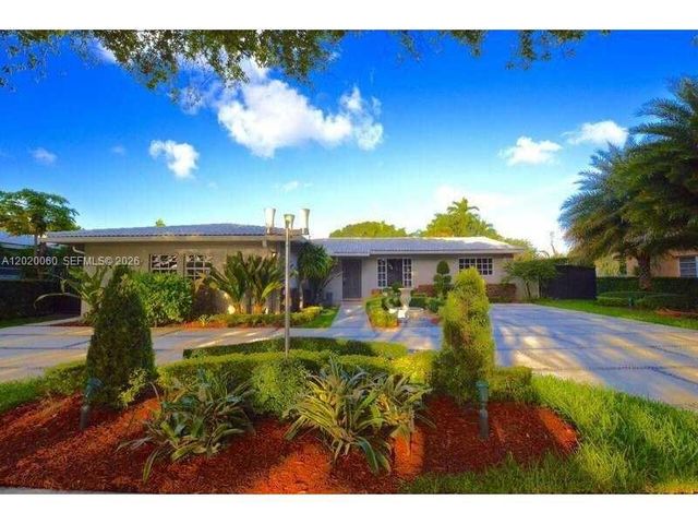 14001 Cypress Ct, Miami Lakes, FL 33014