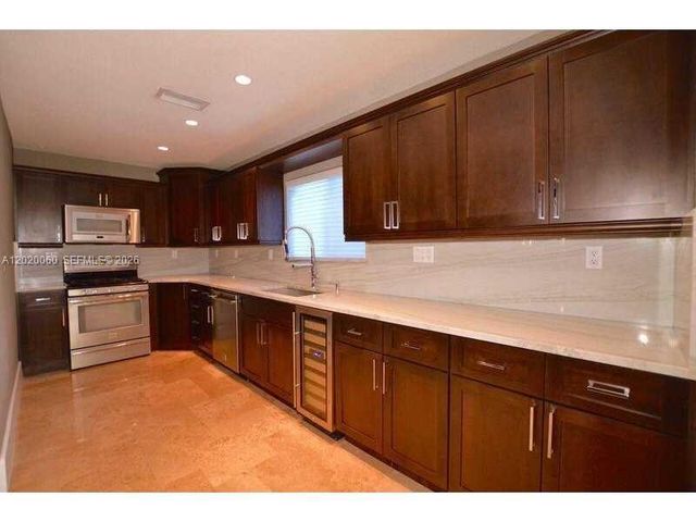 14001 Cypress Ct, Miami Lakes, FL 33014