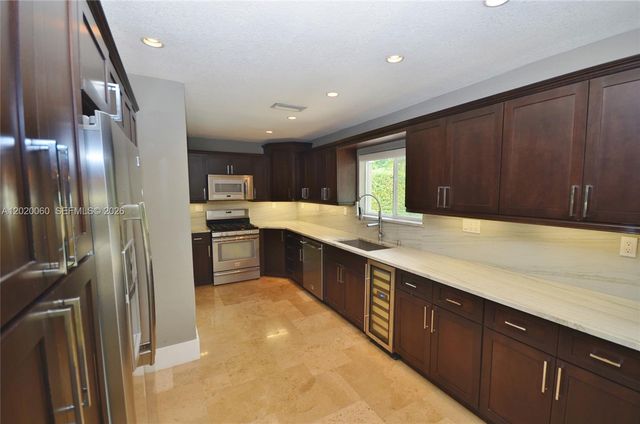 14001 Cypress Ct, Miami Lakes, FL 33014