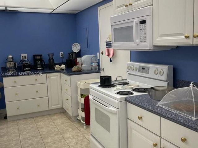 1111 Crandon Blvd A504, Key Biscayne, FL 33149