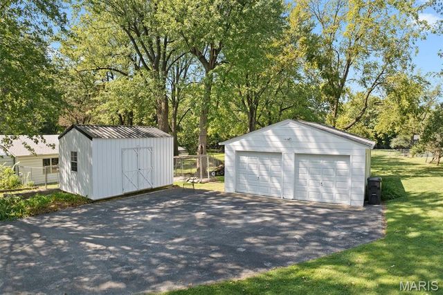 3967 Highland Road, Fairview Heights, IL 62208