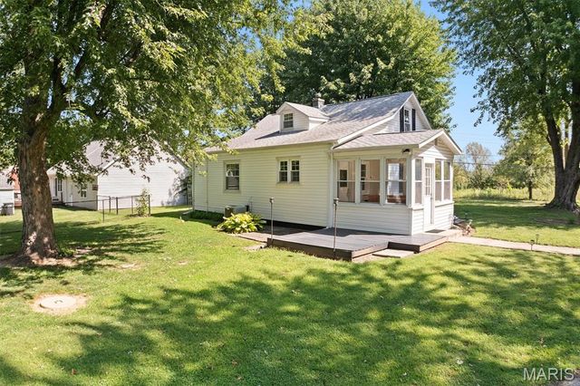 3967 Highland Road, Fairview Heights, IL 62208