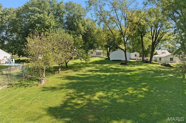 3967 Highland Road, Fairview Heights, IL 62208