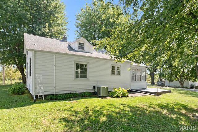 3967 Highland Road, Fairview Heights, IL 62208