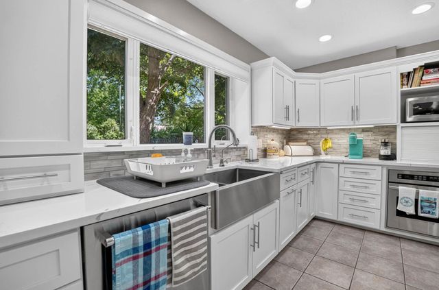 765 Prospect Blvd, Waterloo, IA 50701