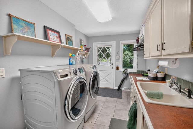 765 Prospect Blvd, Waterloo, IA 50701