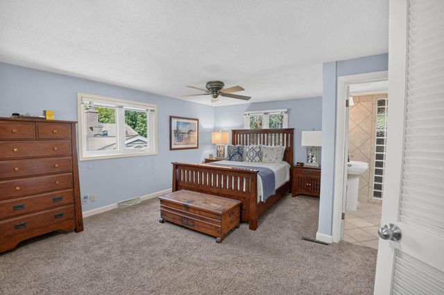 765 Prospect Blvd, Waterloo, IA 50701