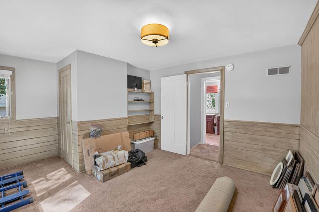 765 Prospect Blvd, Waterloo, IA 50701