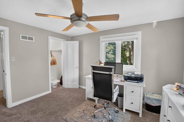 765 Prospect Blvd, Waterloo, IA 50701
