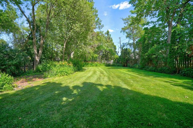 765 Prospect Blvd, Waterloo, IA 50701