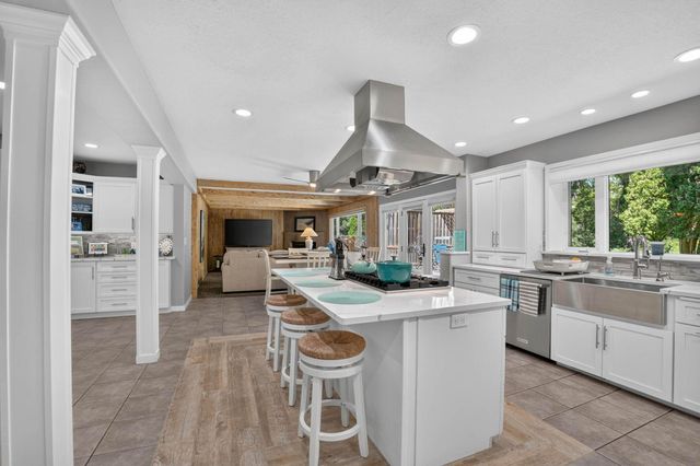 765 Prospect Blvd, Waterloo, IA 50701
