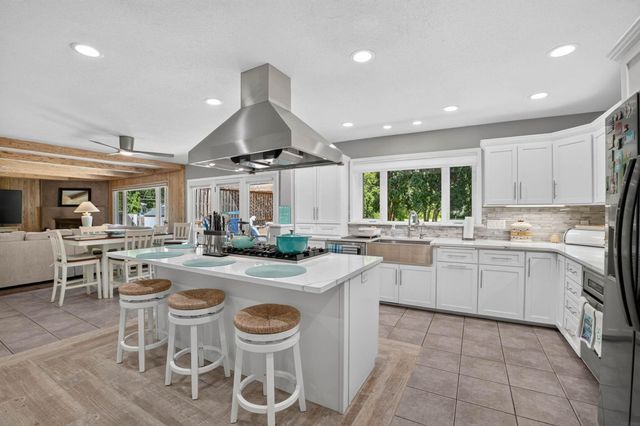765 Prospect Blvd, Waterloo, IA 50701