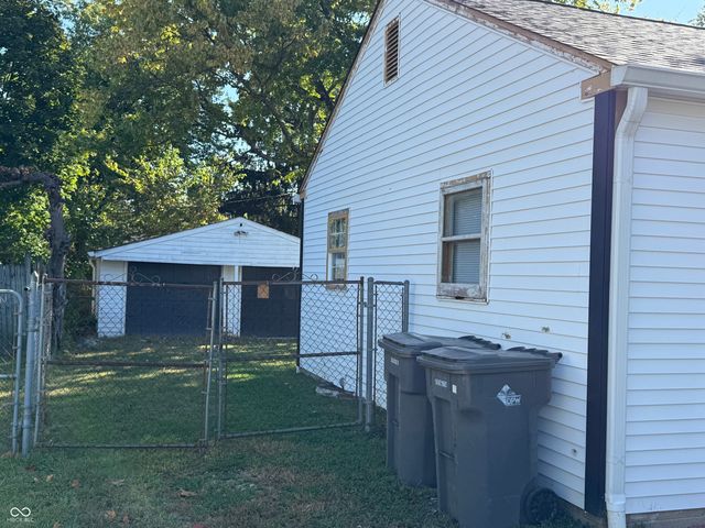 2221 Groff Avenue, Indianapolis, IN 46222