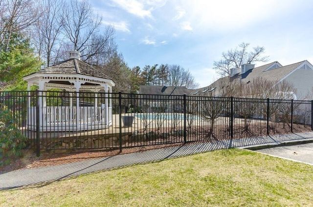 750 Brookside Dr G, Andover, MA 01810