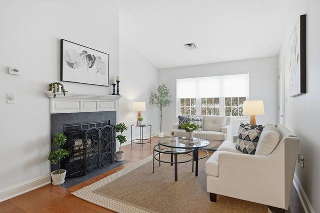 750 Brookside Dr G, Andover, MA 01810